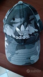Cappello Adidas mimetico 