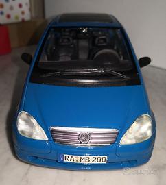 MERCEDES-BENZ A-KLASSE, 1/18 MAISTO