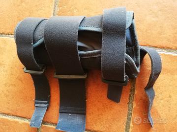 Tutore/polsiera con presa I dito