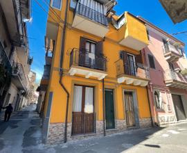 Casa ind. nel centro storico di francavilla