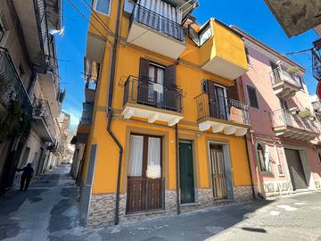 Casa ind. nel centro storico di francavilla