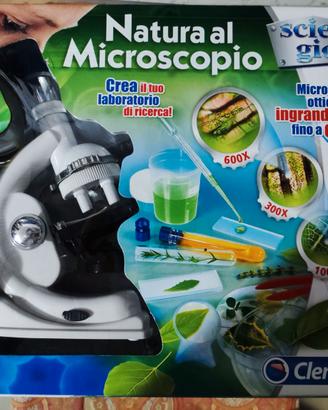 Gioco in scatola Natura al microscopio