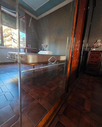 Armadio in stile classico, vintage