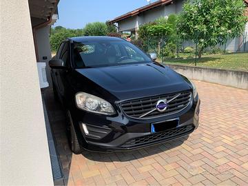 Volvo XC-60 R-Design 2.0 D4