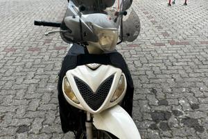 Suzuki sixteen 150