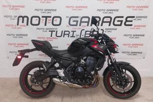Moto kawasaki z 650 del 2023 con solo 3200 km