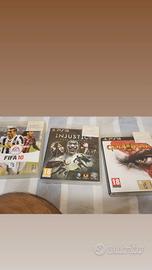 Tre giochi semi nuovi Fifa10,Injustice e God ofwar