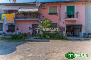 QUADRILOCALE IN CORTE SENZA SPESE!