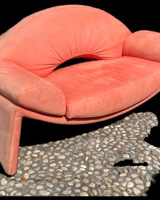 divano di design rosa