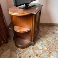 Mobile porta TV in legno con ripiani
