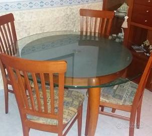 Tavolo/ sedie/ tavolino