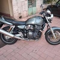 SUZUKI GSX 750 INAZUMA 