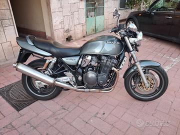 SUZUKI GSX 750 INAZUMA 