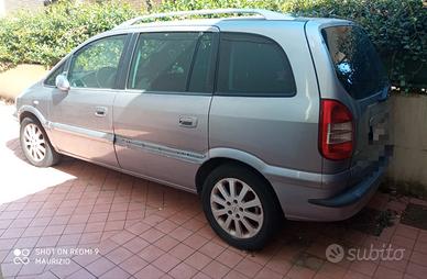 OPEL Zafira - 2004