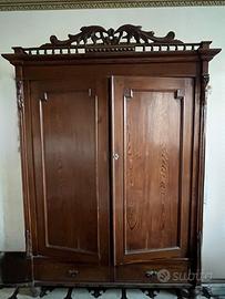 Armadio legno antico