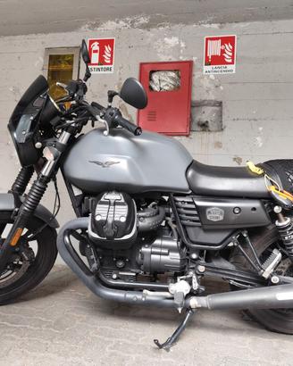 MOTO GUZZI V7 III STONE 2018