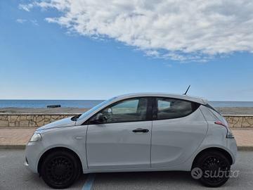 Lancia Ypsilon 1.0 FireFly 5 porte S&S Hybrid Ecoc