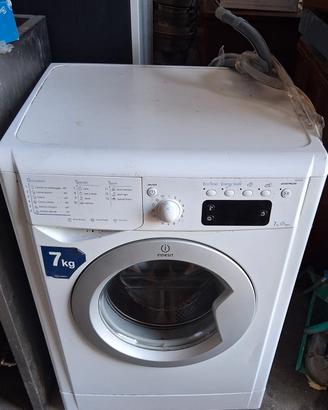 Lavatrice Indesit  IWE 7129