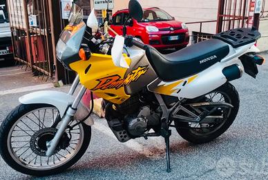 Honda NX650 Dominator ex Carabinieri