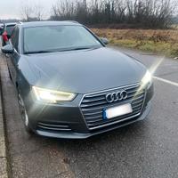 Audi A4  Avant S line
