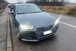 Audi A4  Avant S line