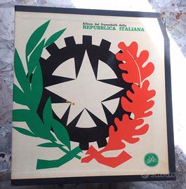 Due album francobolli Repubblica Italiana