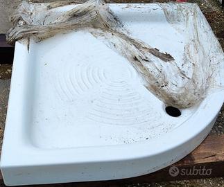 piatto doccia 90× 90 in ceramica angolare 