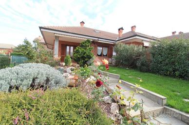 VILLA SINGOLA A PIANEZZA