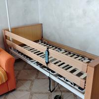 Letto elettrico da degenza per anziani / disabili