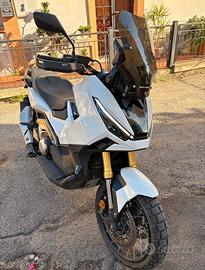 Honda x-adv 750 2025