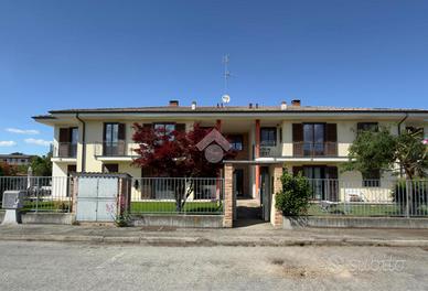 3 LOCALI A CRESCENTINO