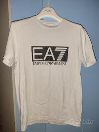 T-shirt bianca di Emporio Armani 