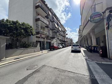 4 LOCALI A BARI