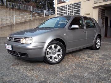 Volkswagen Golf IV Highline 1.6 5p 105cv Unipropri