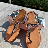 Sandali con pietre brillanti - Nuovi