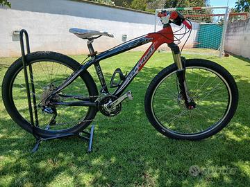 MTB in carbonio, ruote 26