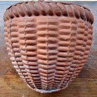 Antico vasetto da parete in terracotta