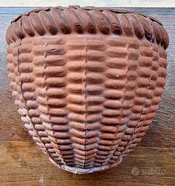 Antico vasetto da parete in terracotta