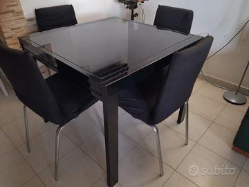 Tavolo in Vetro + 4 Sedie Ecopelle colore nero