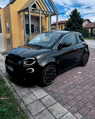 500e La Prima 49 kWh