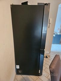 frigorifero LG con illuminazione al tocco 