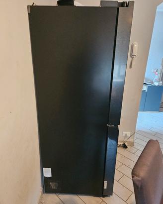 frigorifero LG con illuminazione al tocco 