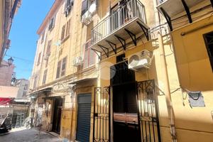 MONOLOCALE A PALERMO
