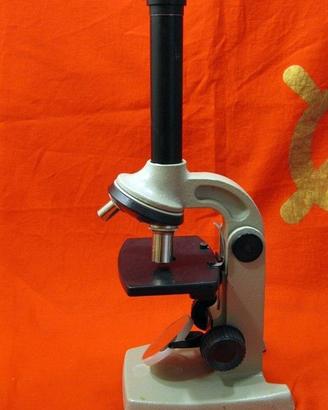 MICROSCOPIO DIDATTICO SOVIETICO ANNI 70