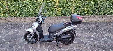 Scooter Suzuki Sixteen 150