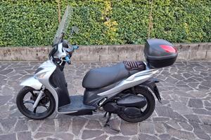 Scooter Suzuki Sixteen 150
