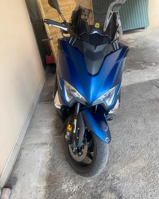 Yamaha tmax dx