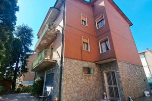 Casa con 2 appartamenti grandi