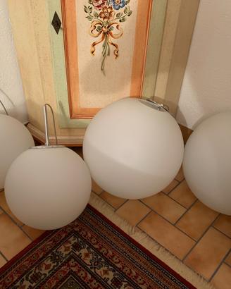 Lampadari a sfera bianchi