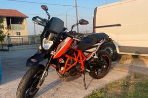 KTM Duke 690